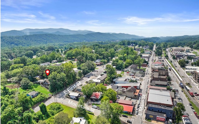 bird's eye view with a mountain view