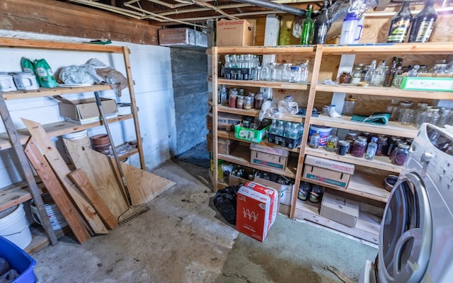 storage area with washer / dryer