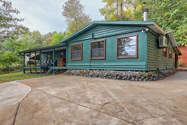 view of front of house with covered porch