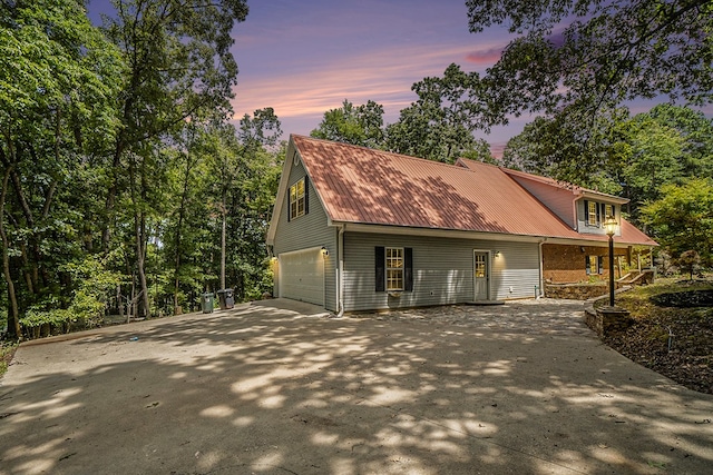 view of front facade with a garage