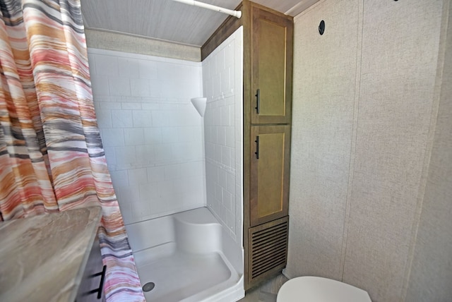 201 Kole Dr, Blairsville, GA 30512 - full bath featuring a shower stall and toilet