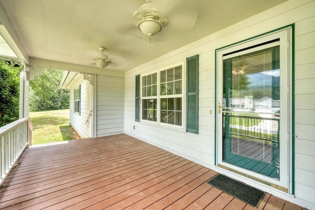 deck with ceiling fan