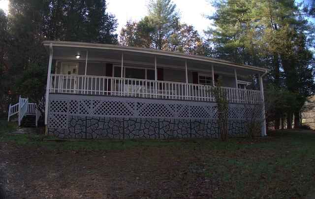 view of front of house featuring a porch