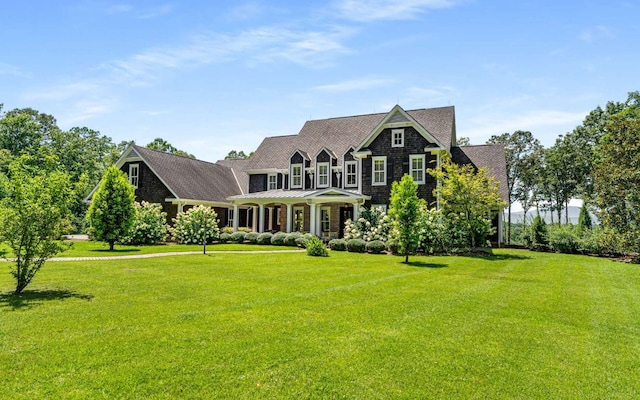 view of front of house featuring a front yard