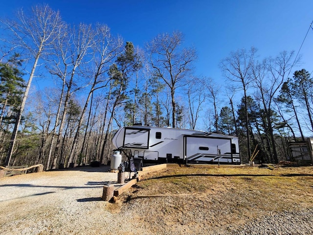 view of front of home with driveway