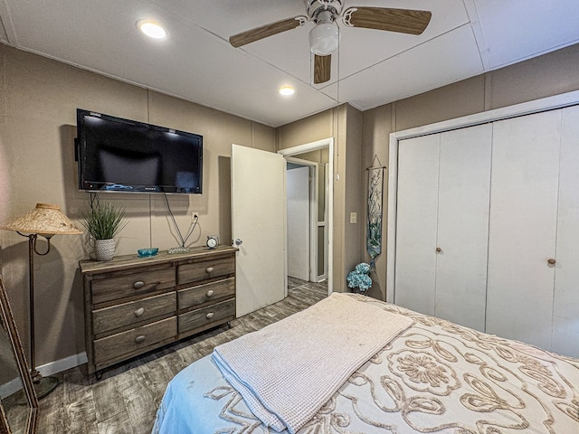 390 Pinebark Ln, Murphy, NC 28906 - bedroom with wood finished floors, a closet, a ceiling fan, recessed lighting, and baseboards