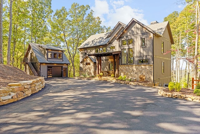 view of front of property featuring a garage