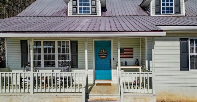 view of front of property with covered porch