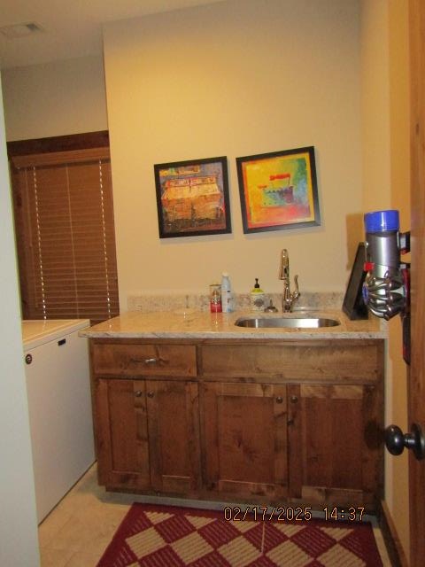 bathroom with sink