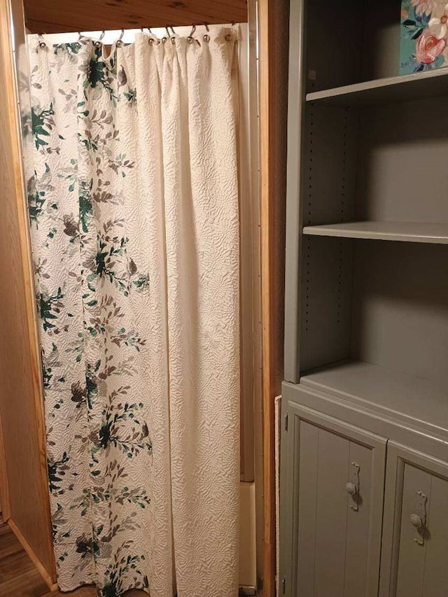 4334 River Bank Run, Hiawassee, GA 30546 - bathroom with a shower with shower curtain