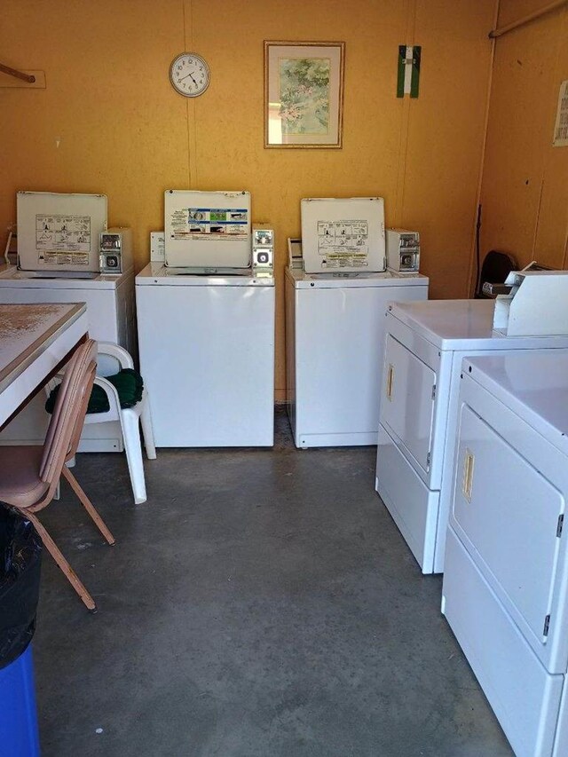 4334 River Bank Run, Hiawassee, GA 30546 - communal laundry room with separate washer and dryer