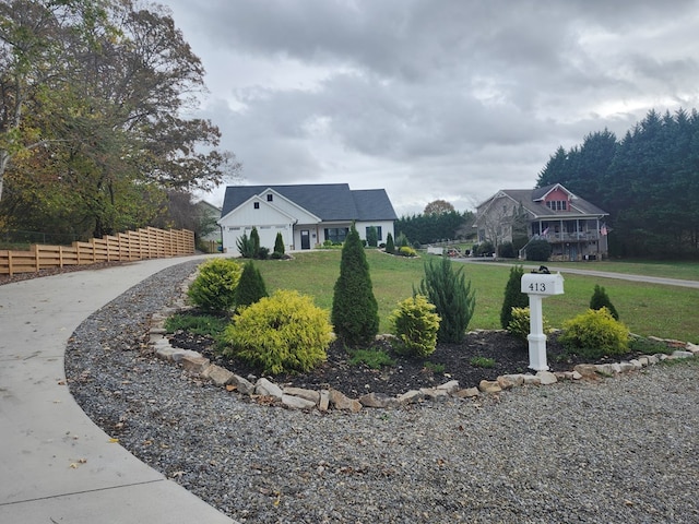 view of front of property with a front yard