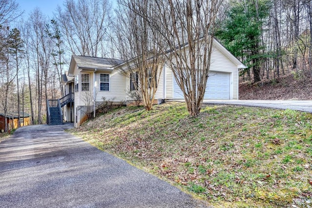 35 Deer Run Rd, Blairsville, GA 30512 - ranch-style home featuring asphalt driveway and stairway