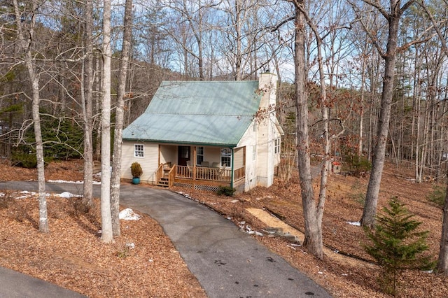 bungalow with a porch