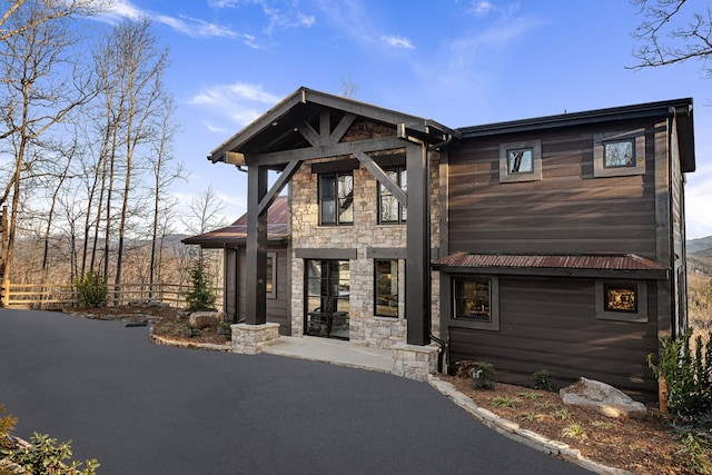 view of front facade with a garage