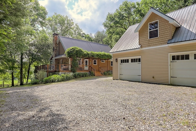 view of front facade featuring a garage