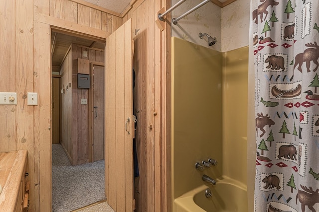 full bath featuring shower / bath combo with shower curtain