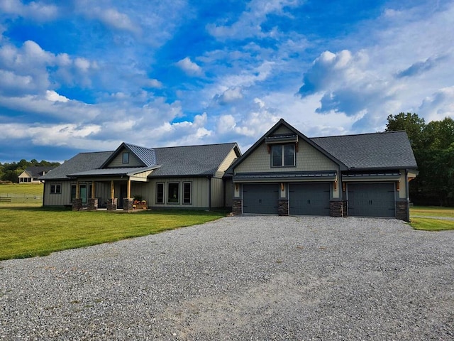 craftsman-style home featuring a front yard