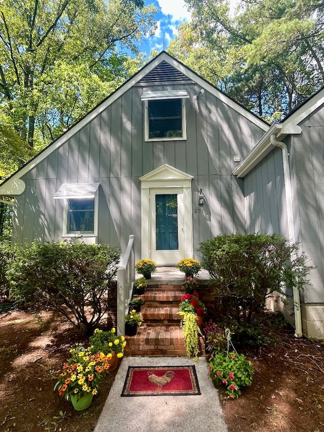 view of property entrance