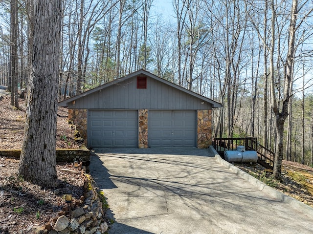 view of detached garage