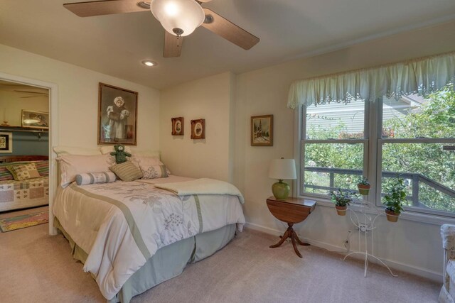 sunroom / solarium with ceiling fan