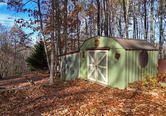 view of outdoor structure