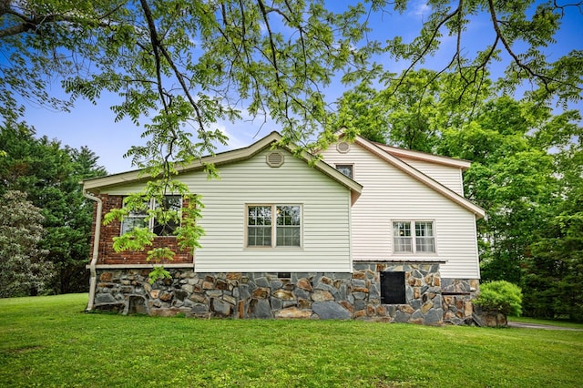 16 Hollow Springs Rd, Blue Ridge, GA 30513 - view of property exterior with a lawn