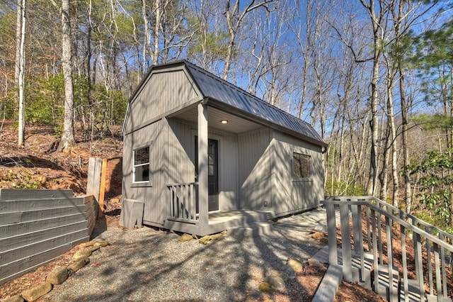 view of outbuilding