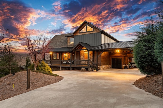 view of front of house with a porch