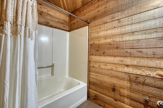 526 Garland Ridge Dr, Hayesville, NC 28904 - full bath with shower / bath combo and wood walls