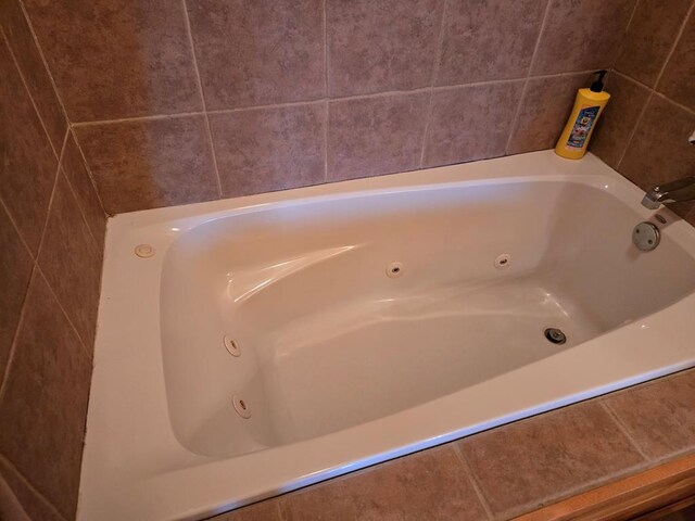 1102 Summit Way, Blairsville, GA 30512 - full bath with a whirlpool tub