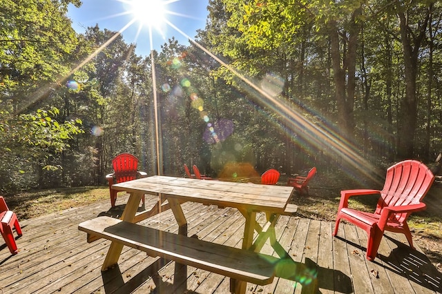 deck featuring outdoor dining space