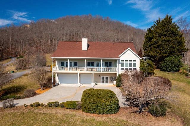 view of front facade featuring a garage