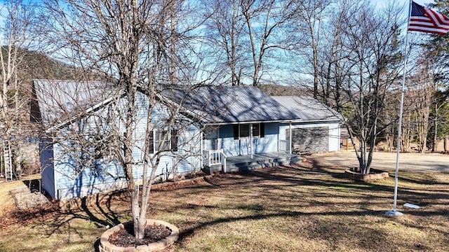 view of front of house with a front yard