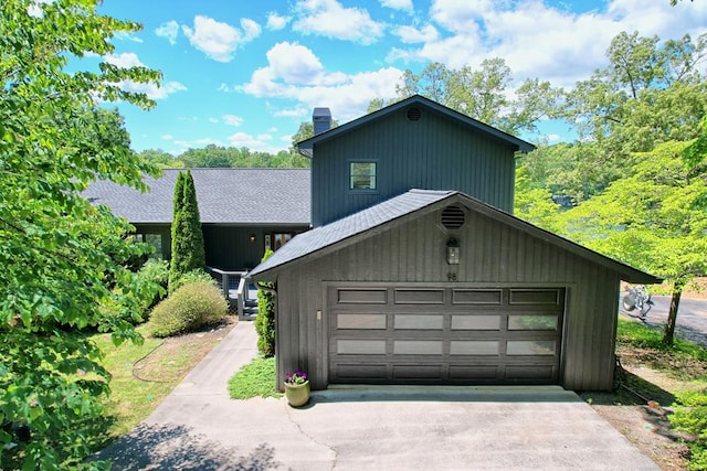 view of detached garage