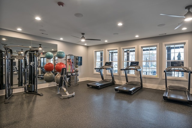 exercise room featuring ceiling fan