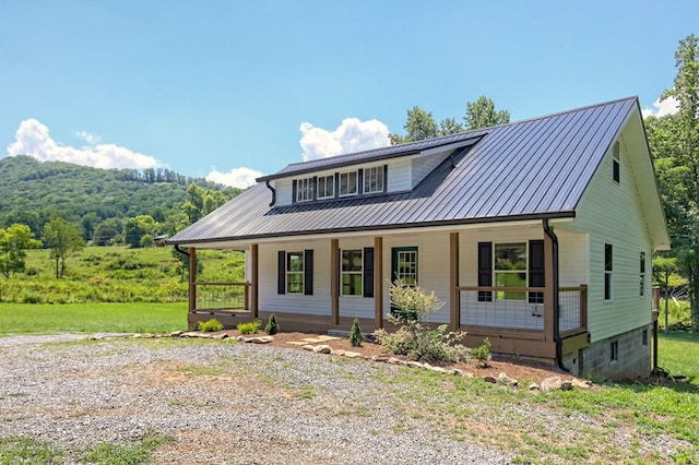 view of front of property featuring covered porch