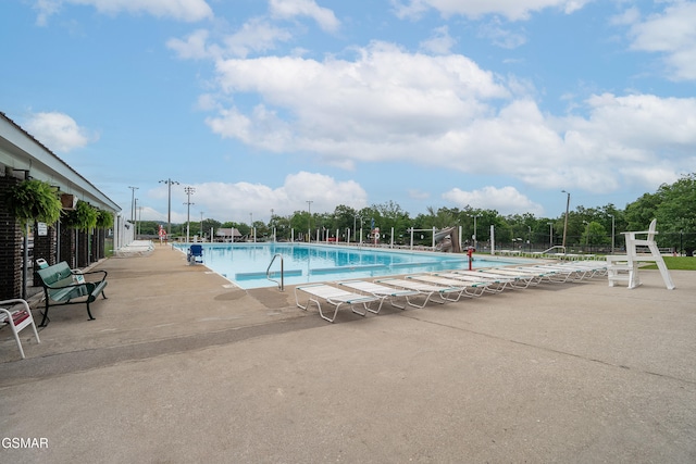 534 Shellbark Rd, Newport, TN 37821 - community pool with a patio area