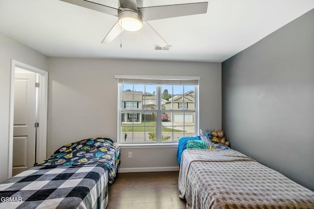 bedroom with ceiling fan