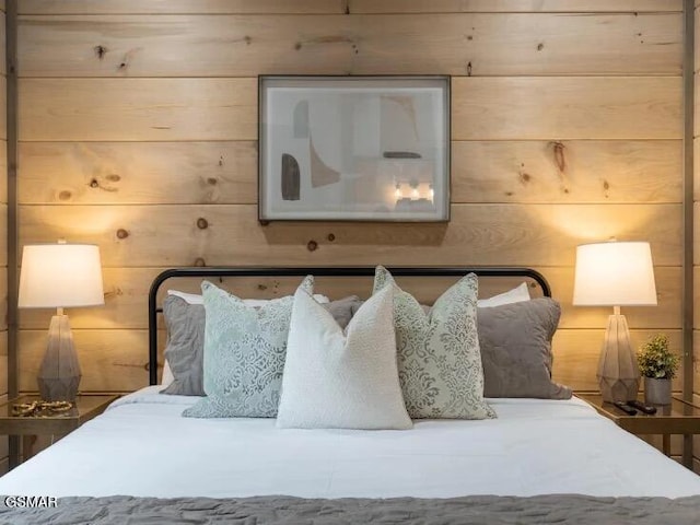 2434 Breezy Rd, Sevierville, TN 37876 - bedroom with wooden walls