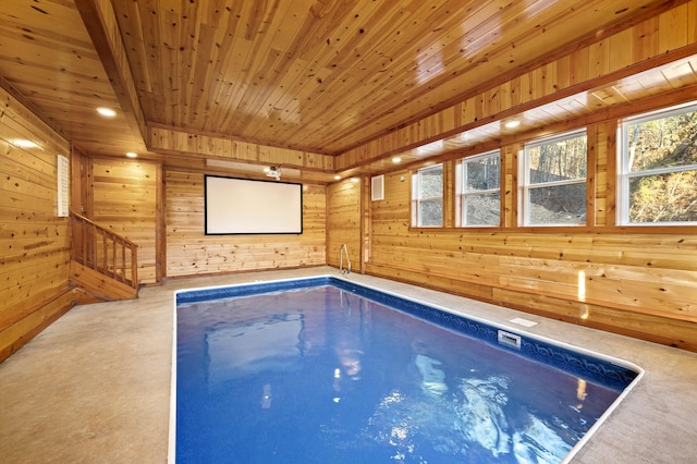 view of pool featuring a jacuzzi