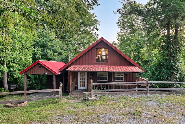 view of front of house featuring covered porch