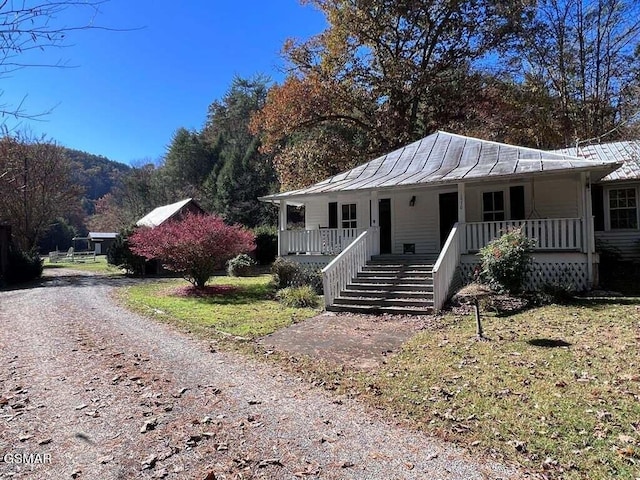 view of front facade featuring a porch