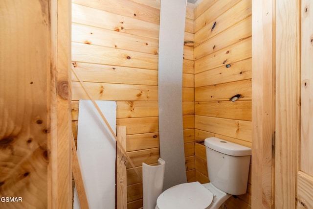 bathroom featuring toilet