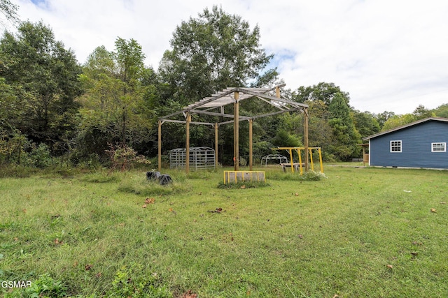 view of yard with a pergola