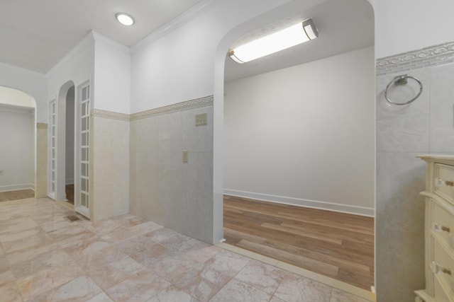 bathroom featuring ornamental molding