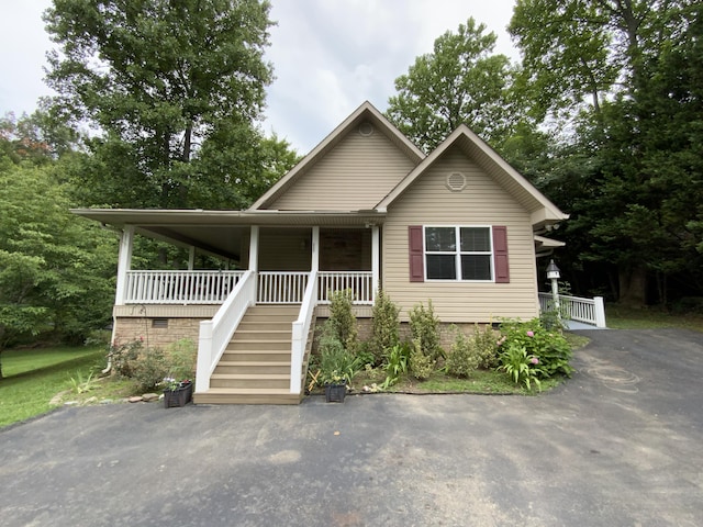 view of front of house with covered porch