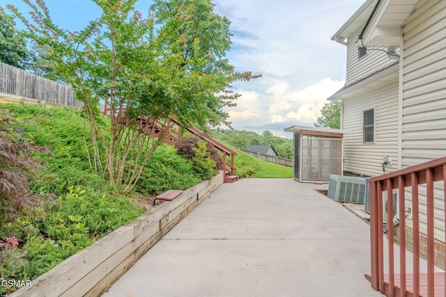 1110 Hide Away Ln, Kodak, TN 37764 - view of patio