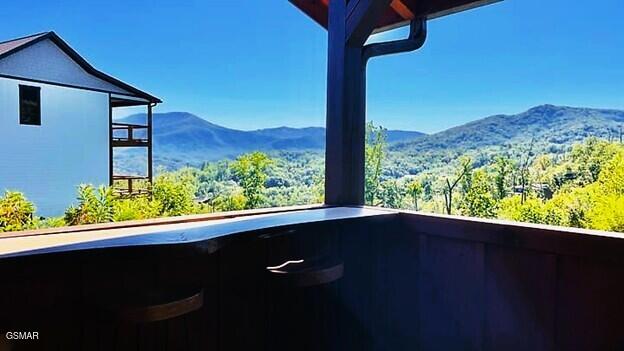 710 Village Loop Rd, Gatlinburg, TN 37738 - mountain view
