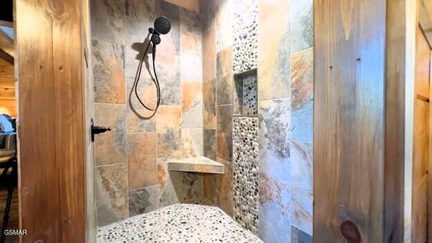 710 Village Loop Rd, Gatlinburg, TN 37738 - full bathroom with a tile shower